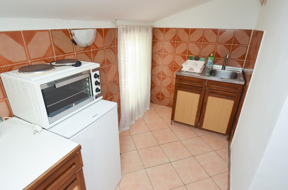 Milan'S Apartments Свети Стефан Екстериор снимка