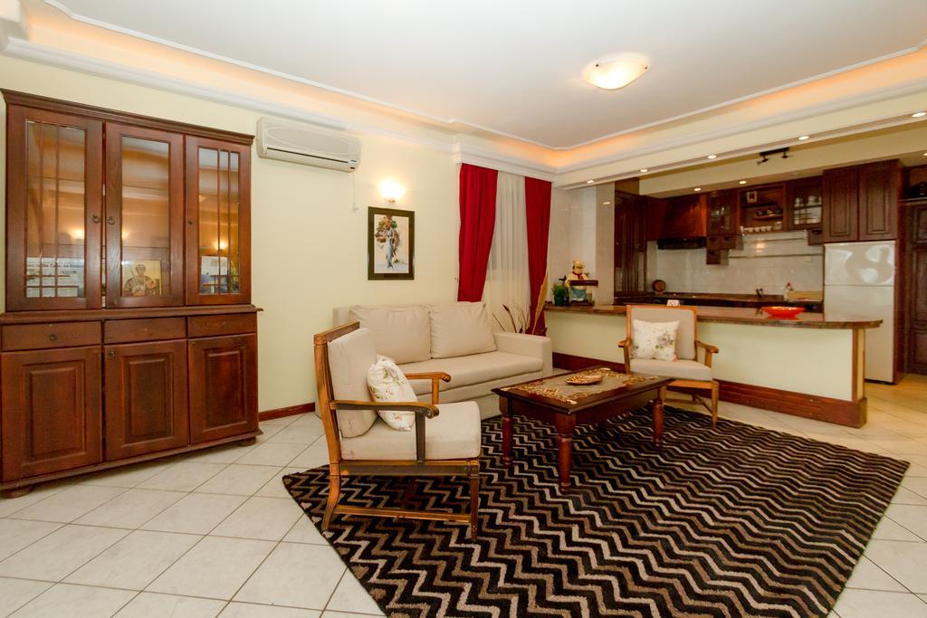 Milan'S Apartments Свети Стефан Стая снимка